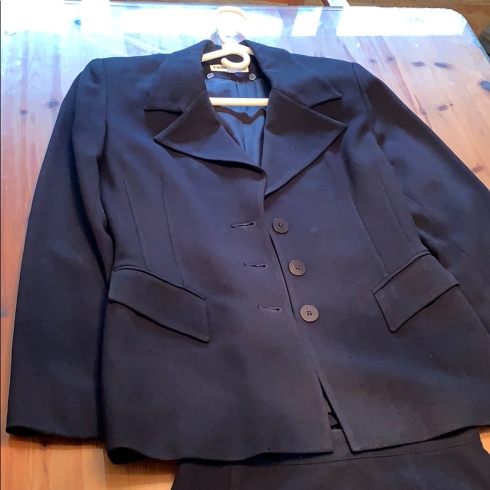 Expressions Womans Suit Set.